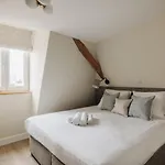 Otel Adam
